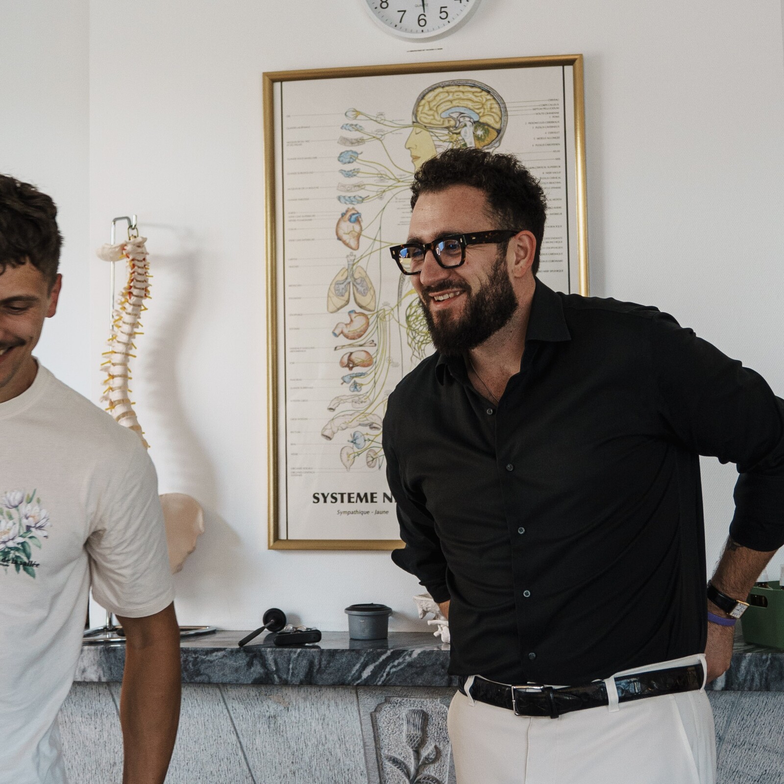 Robin Lescure, chiropracteur D.C., au centre de la Clinique de la Colonne à Fenouillet